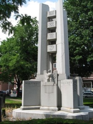 Waterbury Veterans Monument image. Click for full size.