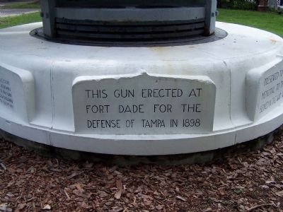 Tampa's 203 mm Spanish American War Gun Marker west face image. Click for full size.