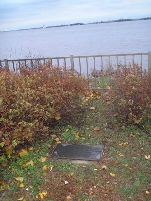 Marker on Delaware River. Click for full size. Marker on Delaware River image. Click for full size.