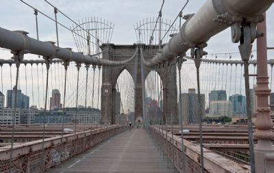 Brooklyn Bridge Pedestrian Walkway image. Click for full size.