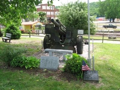 105mm Howitzer. Click for full size. 105mm Howitzer image. Click for full size.