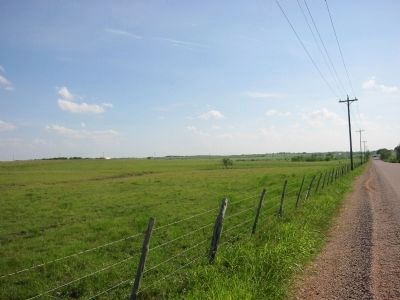 Looking southwest. Ruts visible in pasture, left of picture. image. Click for full size.
