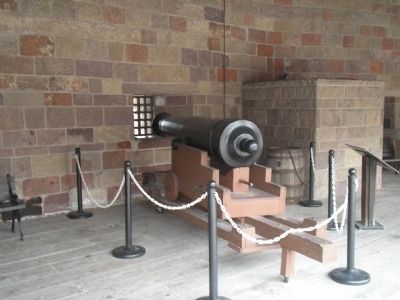 Cannon in Castle Clinton image. Click for full size.