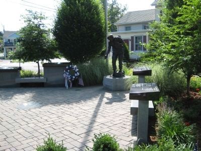 Sgt. Larry W. Maysey Statue - Flanked by tablets of the Chester Veterans Monument image. Click for full size.