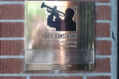 Louis Armstrong House & Archives - Queens College (plaque near entrance) image. Click for full size.