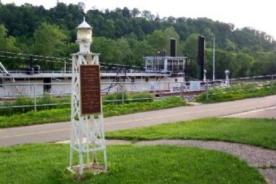 Captain Tom R. Greene Memorial Navigation Light and Marker. Click for full size. Captain Tom R. Greene Memorial Navigation Light and Marker image. Click for full size.