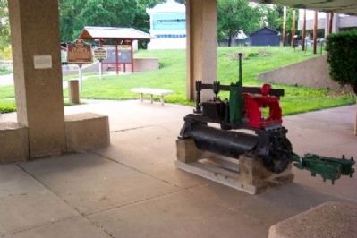 OWEVA Engine and Marker. Click for full size. OWEVA Engine and Marker image. Click for full size.