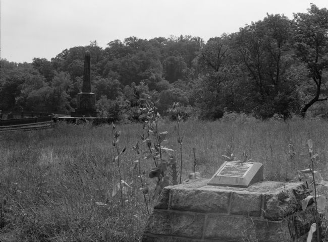 Marker with Thomas Viaduct Obelisk in the Background image. Click for full size.