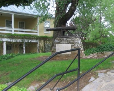 Braddock Cannon Marker. Click for full size. Braddock Cannon Marker image. Click for full size.