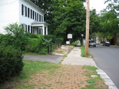This Fort Loudon Marker is on the Stone beside the Sidewalk image. Click for full size.