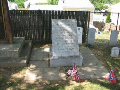 Marker Gravestone for Unknown Confederate Soldiers image. Click for full size.