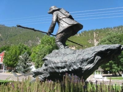 Back of Statue. Click for full size. Back of Statue image. Click for full size.