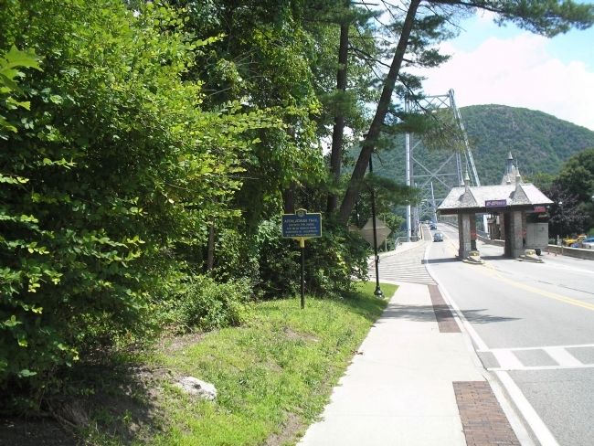 Marker at the Bear Mountain Bridge image. Click for full size.