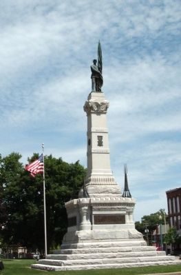 Full View - - Civil War Memorial image. Click for full size.