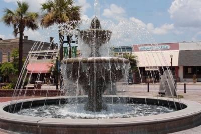 Emanuel County City Square Fountain ~ WWII Memorial (R) and Emanuel County Marker (L) in background. Click for full size. Emanuel County City Square Fountain ~ WWII Memorial (R) and Emanuel County Marker (L) in background image. Click for full size.