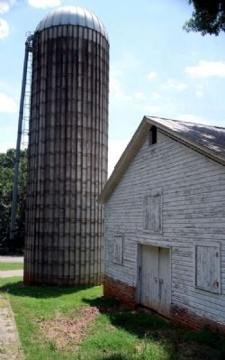 Side Barn and Silo image. Click for full size.