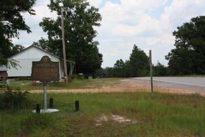Claxton Historic Burial Site Marker, looking eastward along US 319 image. Click for full size.