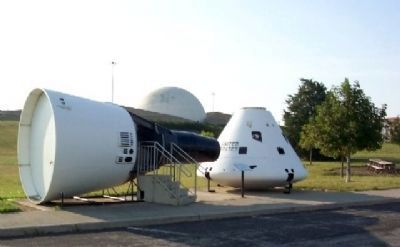 Gemini Spacecraft and Apollo Command Module Mock-ups and Marker image. Click for full size.