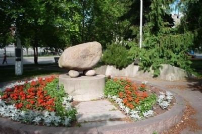 Little Norway Park, Stone Memorial - "Little Norway 1940-1945" image. Click for full size.