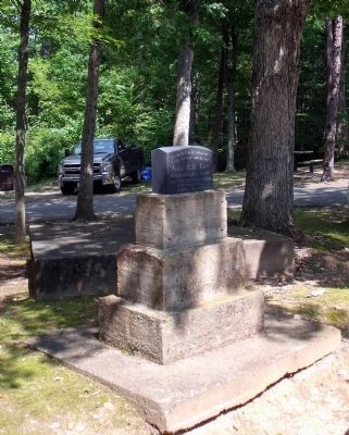 Lee Encampment Site Monument. image. Click for full size.