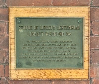 Statue of Liberty Centennial Plaque image. Click for full size.