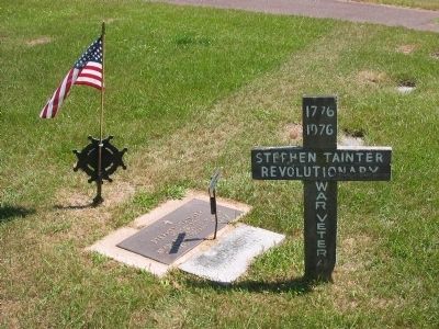 Dr. Stephen Tainter Grave image. Click for full size.