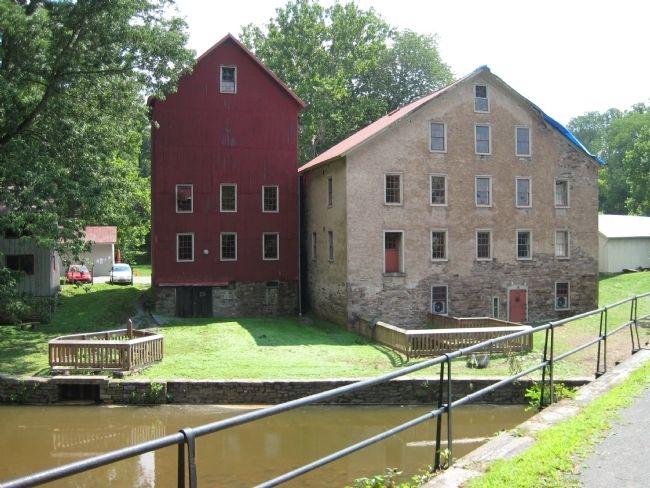 Delaware & Raritan Canal behind Prallsville Mills image. Click for full size.