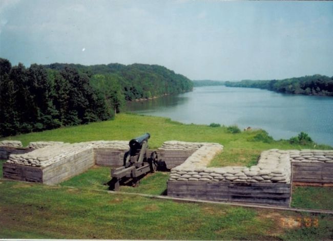 River Batteries in Fort Donelson image. Click for full size.