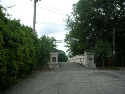 Elmwood Cemetery Entrance. Click for full size. Elmwood Cemetery Entrance image. Click for full size.