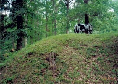 Artillery at Fort Donelson. Click for full size. Artillery at Fort Donelson image. Click for full size.