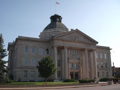 West Side - - Boone County Courthouse image. Click for full size.
