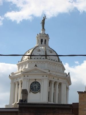 Marion County Courthouse Cupola image. Click for full size.