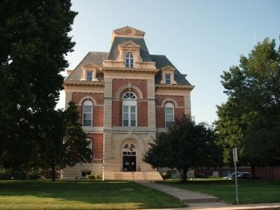North End of the Benton County Courthouse image. Click for full size.