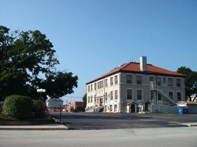 North / East Corner - - Newton County Courthouse image. Click for full size.