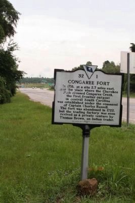 Congaree Fort Marker Looking southbound along Charleston Hwy image. Click for full size.