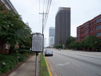Bull Street Marker, Looking westward along Gervais Street. Click for full size. Bull Street Marker, Looking westward along Gervais Street image. Click for full size.