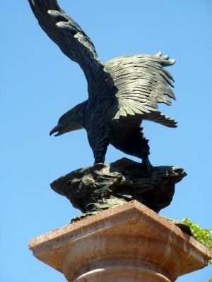Eagle Sculpture image. Click for full size.