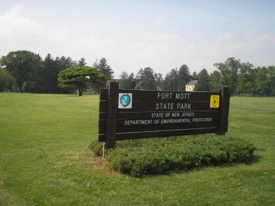 Fort Mott State Park. Click for full size. Fort Mott State Park image. Click for full size.