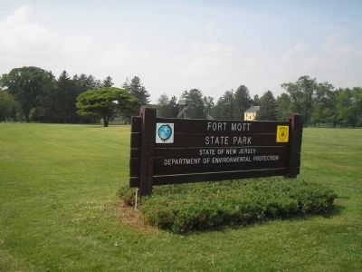Fort Mott State Park. Click for full size. Fort Mott State Park image. Click for full size.