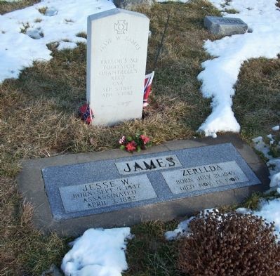 Jesse James Headstone image. Click for full size.