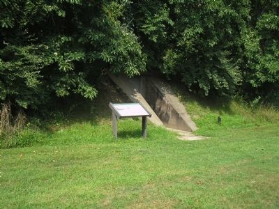 Marker in Fort Mott. Click for full size. Marker in Fort Mott image. Click for full size.