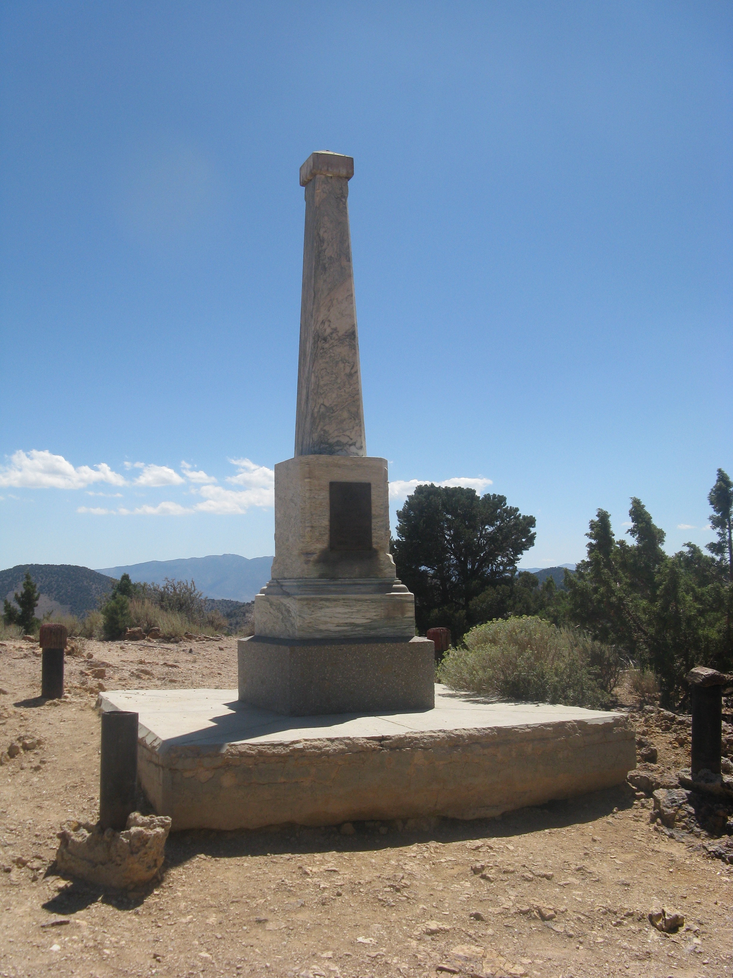Captain Edward Faris Storey Monument and Gravesite