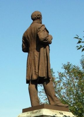 Another View - - Statue of William Hayden English image. Click for full size.
