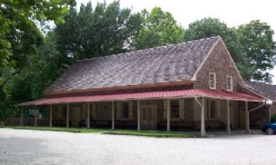Plymouth Friends Meetinghouse image. Click for full size.