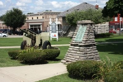 Other View - - Field Piece on Courthouse Lawn image. Click for full size.