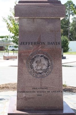 Jefferson Davis Memorial image. Click for full size.