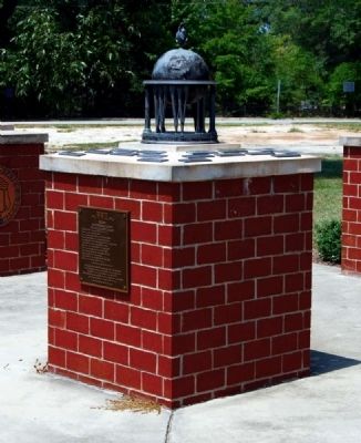 World War II Monument and Memorial image. Click for full size.