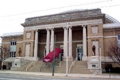 Montgomery County Civil War Memorial Hall image. Click for full size.