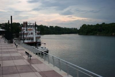 Riverfront Park and the Alabama River image. Click for full size.