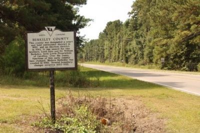 Berkeley County Marker, looking south along Old Gilliard Road (State Road 27) image. Click for full size.